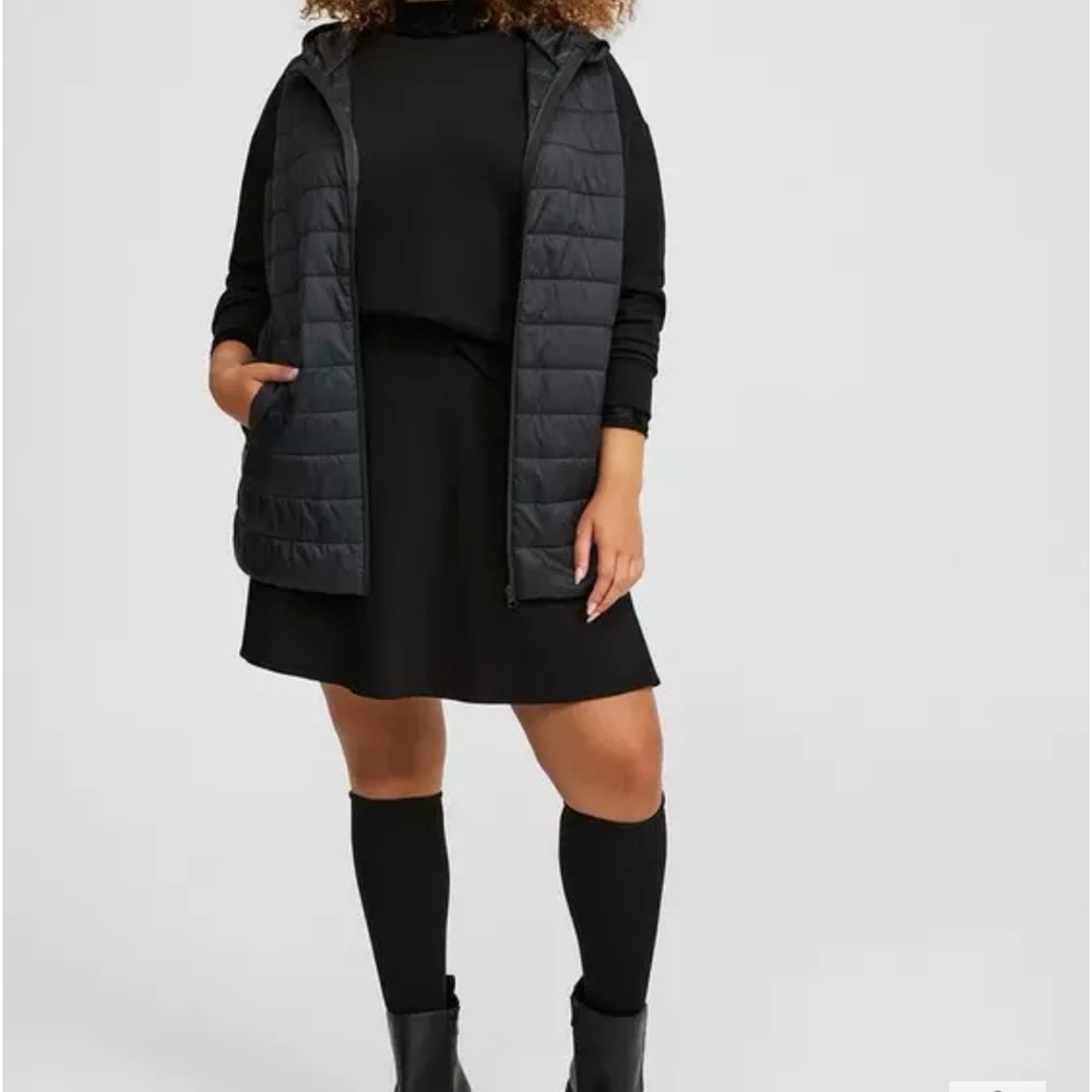 Women's Black Puffer Vest